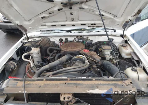 1985 Chevrolet Blazer S10 from USA, damaged, VIN 1G8CT18B2F8179646